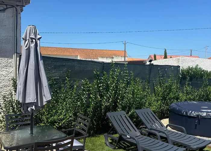 Casinhas Dos Valados * Atouguia Da Baleia